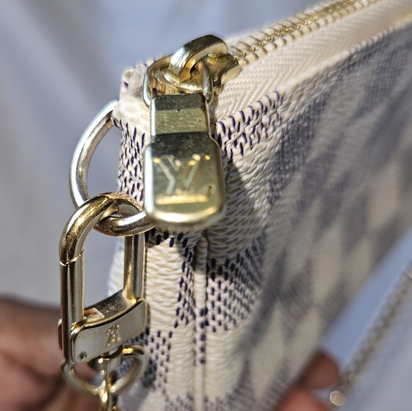 LOUIS VUITTON Damier Azur Mini Pochette - Picture 5 of 8